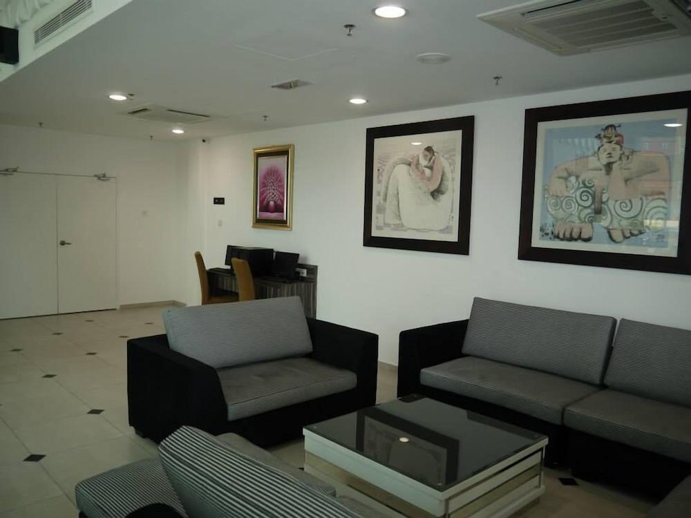 Midcity Hotel Melaka Exterior photo