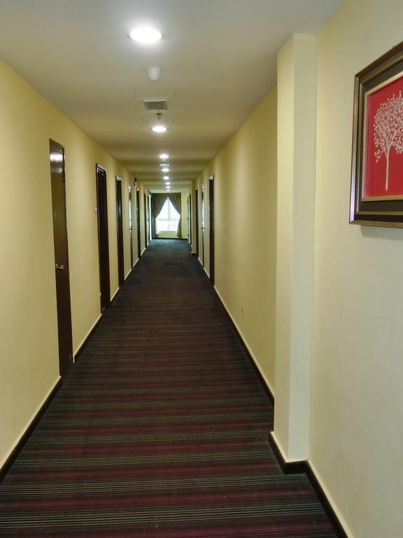 Midcity Hotel Melaka Exterior photo